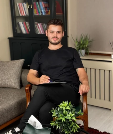 Uzman Klinik Psikolog ve Aile Danışmanı Suat Keçeci